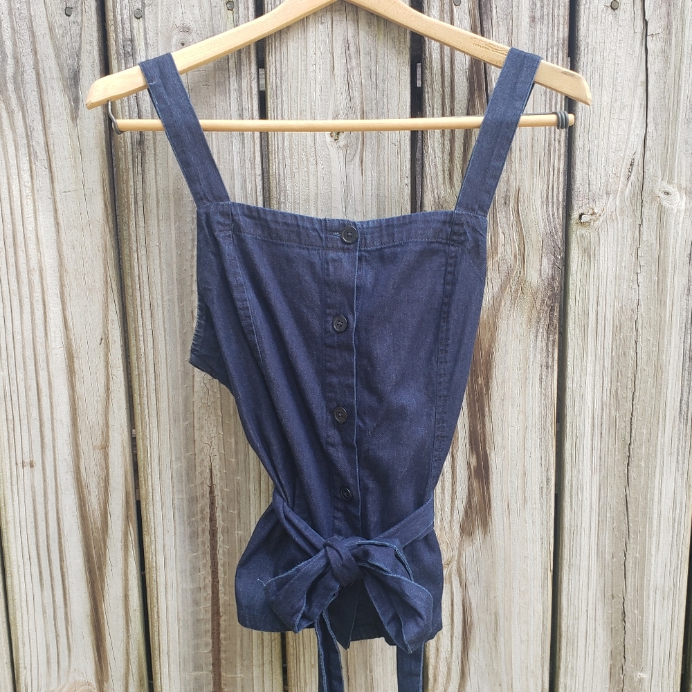Denim button down tank with bow tie at the waist size Medium